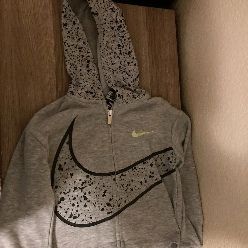 Nike Full Zip Sweatshirt Boys Small 4-5 Light Gray Swoosh Logo Hooded Hoodie